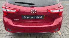 Toyota Yaris 1.5 VVT-i Blue Bi-tone 5dr Petrol Hatchback